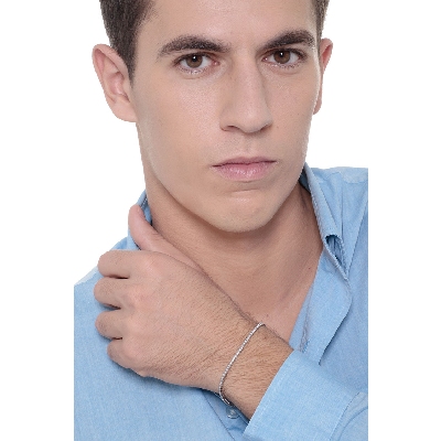 18k white gold tennis bracelet with diamonds