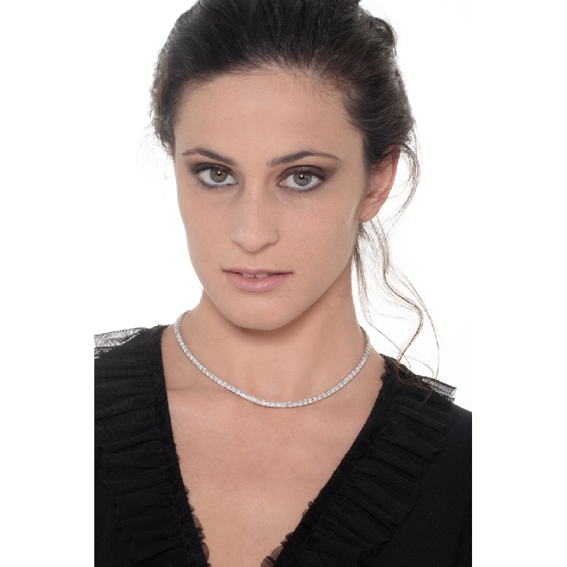 Tennis necklace in 18k white gold with round cut diamonds Tennis necklace in 18k white gold with round cut diamonds