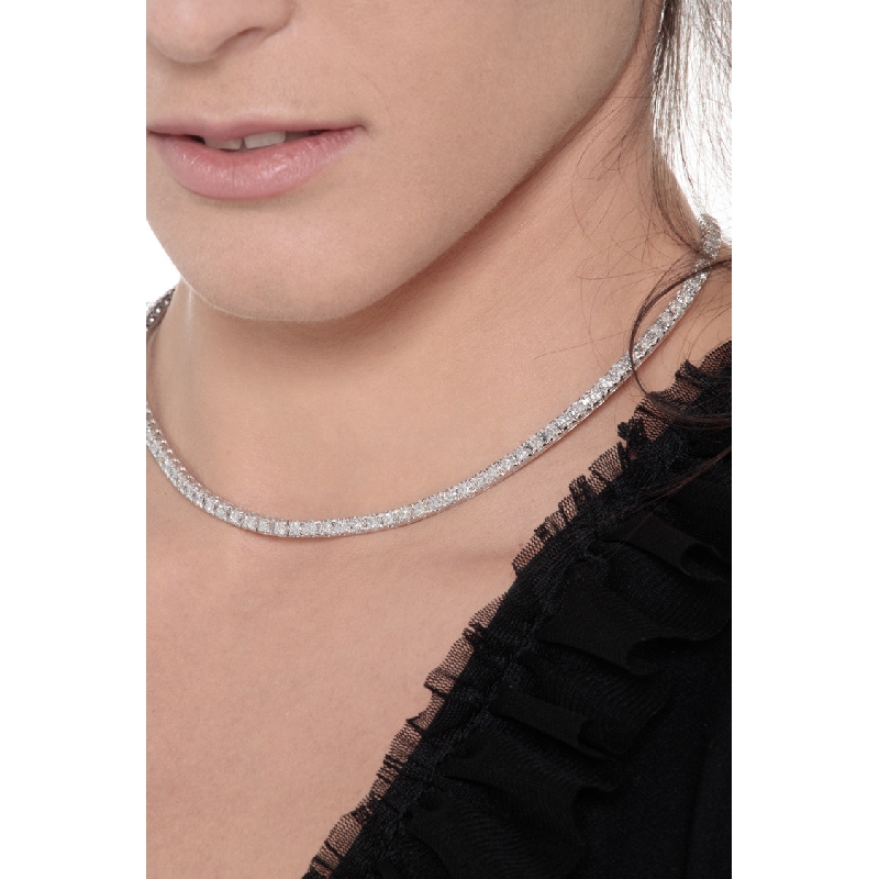 Tennis necklace in 18k white gold with round cut diamonds Tennis necklace in 18k white gold with round cut diamonds