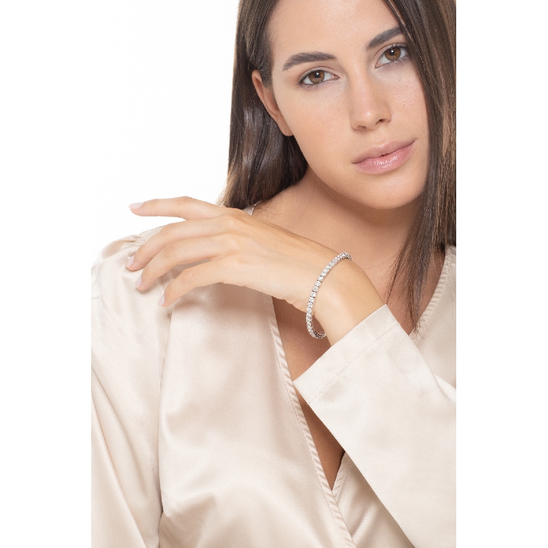 Tennis bracelet in 18k white gold with natural diamonds