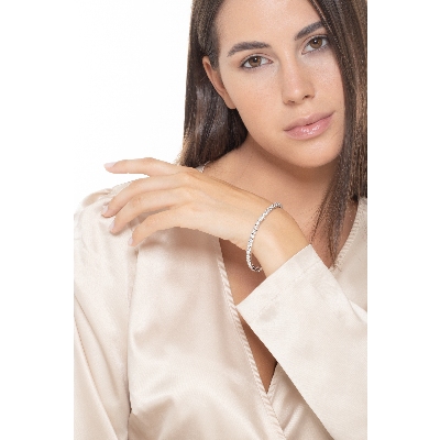 Tennis bracelet in 18k white gold with natural diamonds