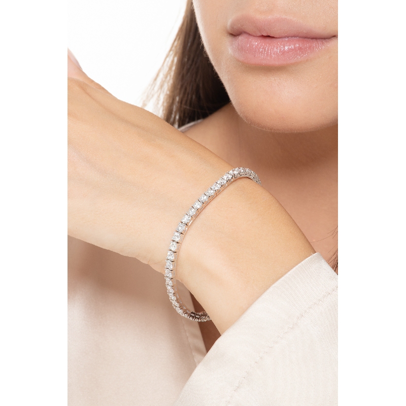 Tennis bracelet in 18k white gold with natural diamonds