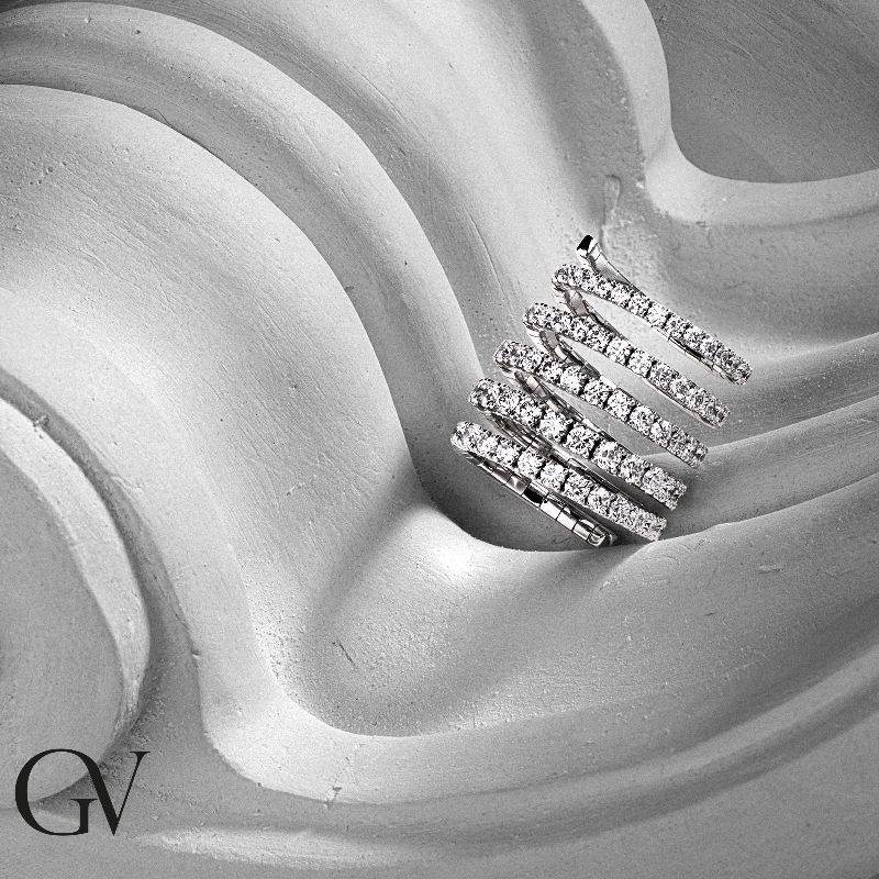 White gold 18k spring ring with diamonds  White gold 18k spring ring with diamonds
