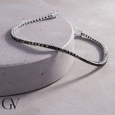 Tennis bracelet with black diamonds