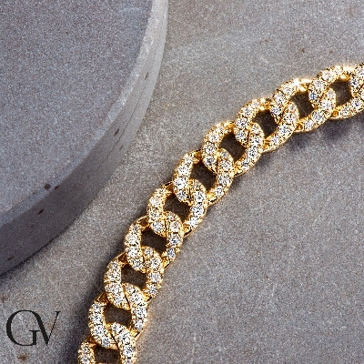 Cuban chain in 18k yellow gold with diamonds
