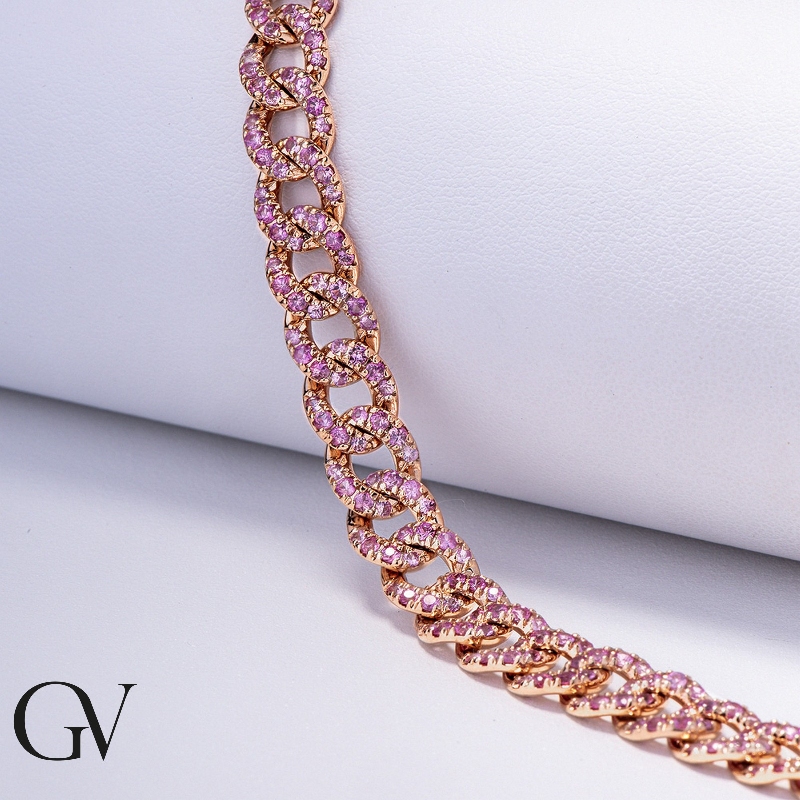 Cuban chain in 18k rose gold with pink sapphires Cuban chain in 18k rose gold with pink sapphires