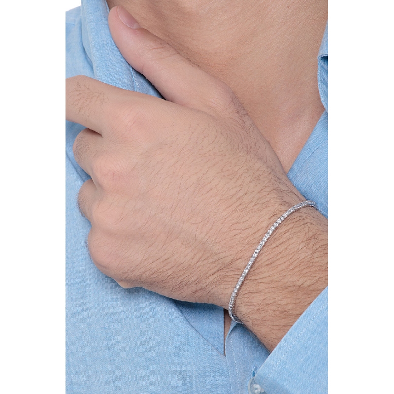 Tennis blacelet with diamonds