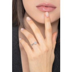 4 claw solitaire diamond ring 0,90 ct in white gold 18k 2