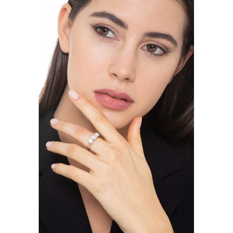 White gold 18k trilogy ring with 1,70 ct diamonds White gold 18k trilogy ring with 1,70 ct diamonds