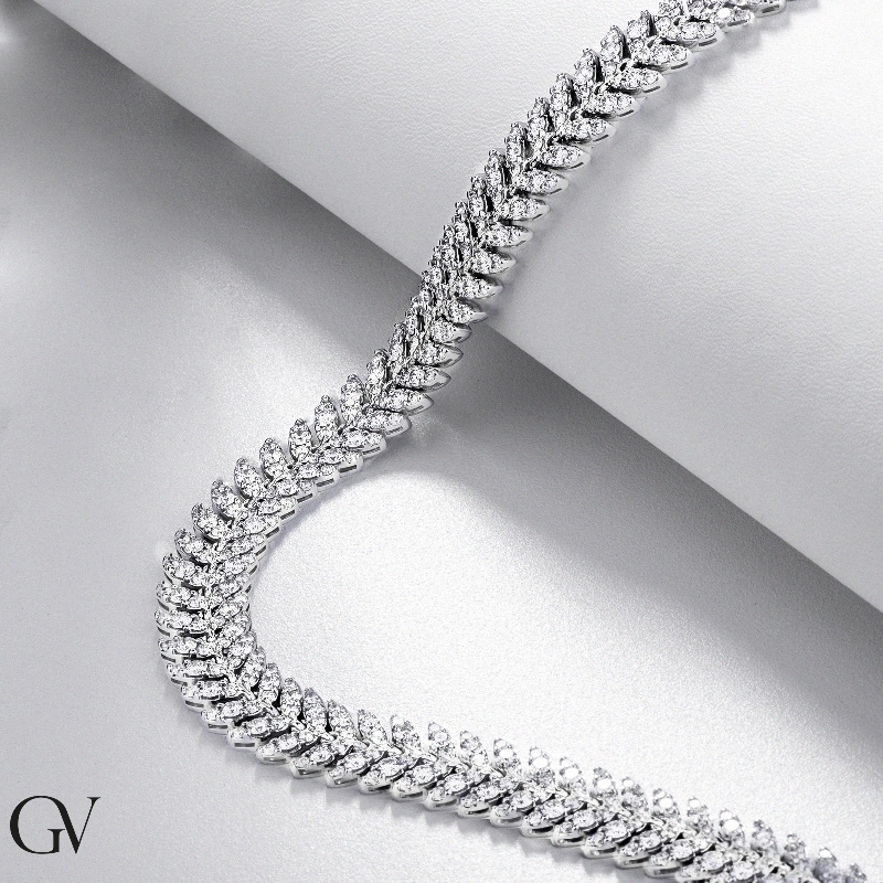 Design necklace in 18k white gold and diamonds Design necklace in 18k white gold and diamonds