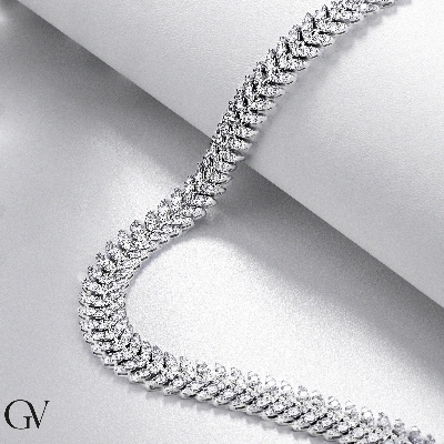 Design necklace in 18k white gold and diamonds