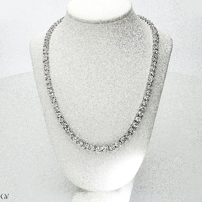 18k white gold graduated tennis necklace with diamonds 
