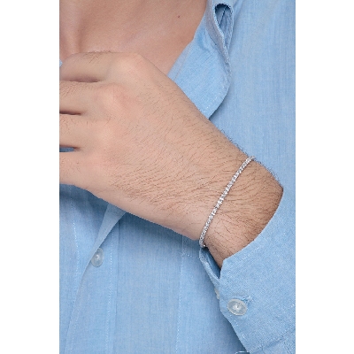 750 white gold tennis bracelet with diamonds