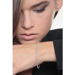 750 white gold tennis bracelet with diamonds 2