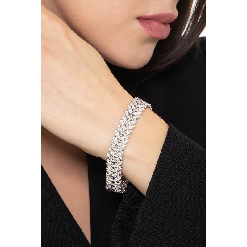 Design bracelet in white gold 750 with diamonds Design bracelet in white gold 750 with diamonds