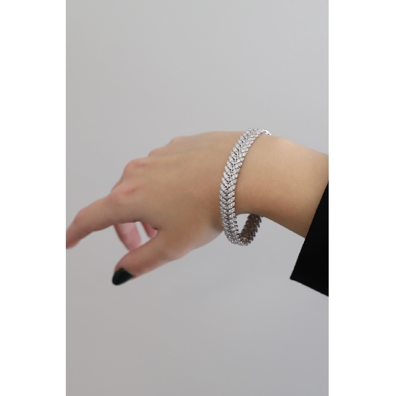 Design bracelet in white gold 750 diamonds Design bracelet in white gold 750 diamonds