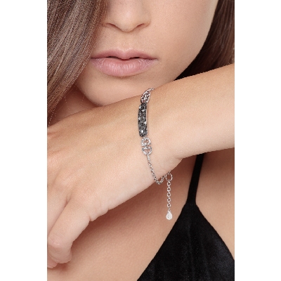 Fancy bracelet in 18k white gold with white and black diamonds