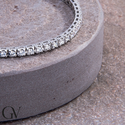 Pyramid tennis bracelet in white gold 18k with diamonds