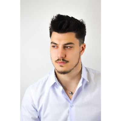 Cross pendant in 18k white gold with 2 rows of diamonds