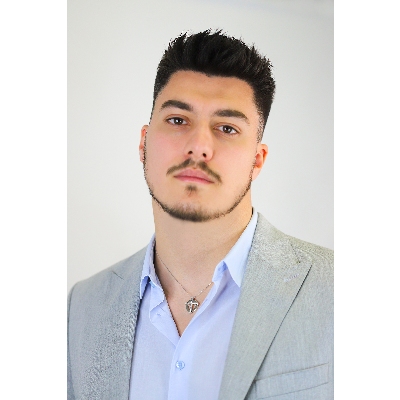 750 white gold necklace with circle and cross in diamonds