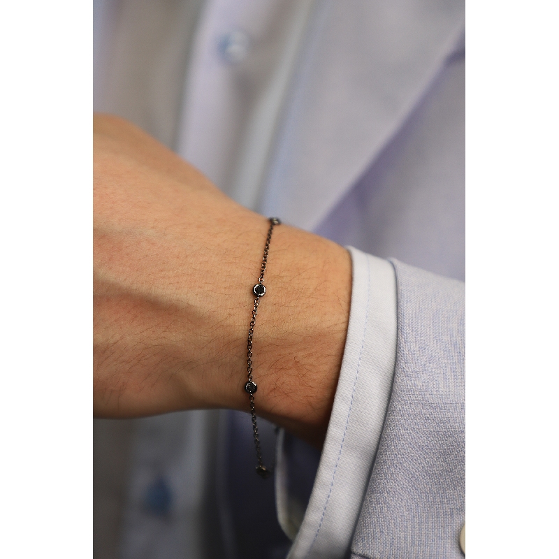 Burnished 18k white gold bracelet with black diamonds