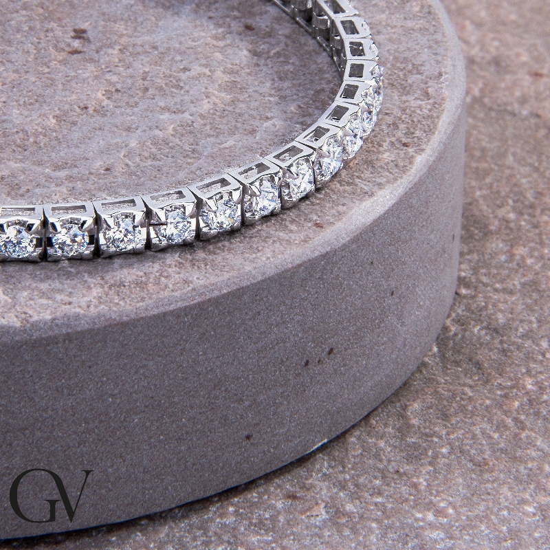 Diamonds tennis bracelet Diamonds tennis bracelet