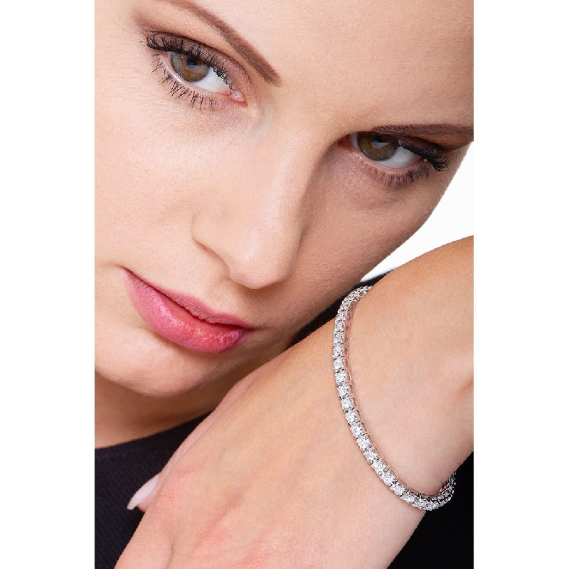 Diamonds tennis bracelet Diamonds tennis bracelet