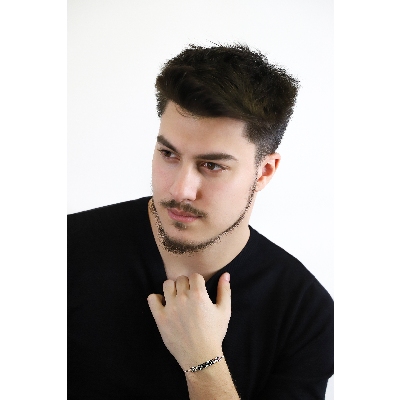 Fancy bracelet in 18k white gold with black and white diamonds