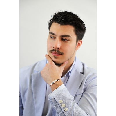 Fancy bracelet in 18k white gold with diamonds pavé