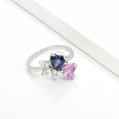 Ring in white gold 750 with blue, pink sapphire and diamonds