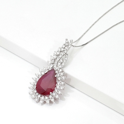 750 white gold necklace with ruby and diamonds