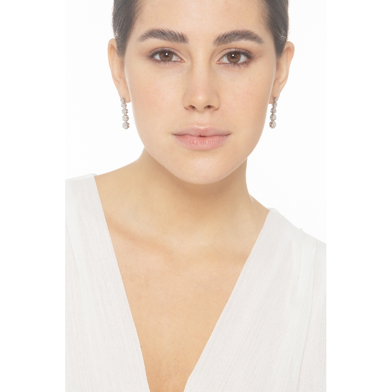 White gold 18k stud earrings with 5 diamonds flowers 