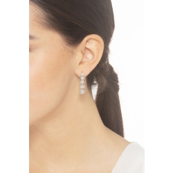 White gold 18k stud earrings with 5 diamonds flowers  2