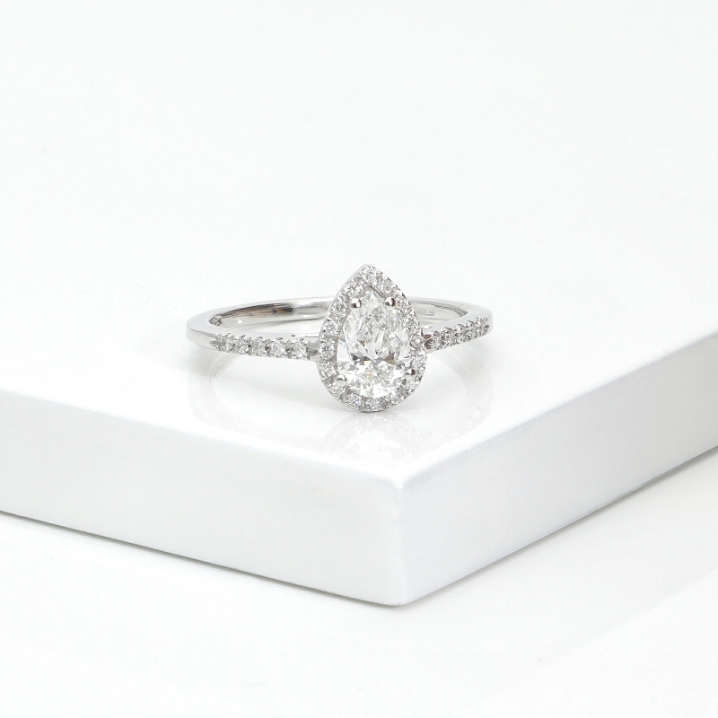 Ring with diamond pear cut 0.70 ct GIA in 18k white gold Ring with diamond pear cut 0.70 ct GIA in 18k white gold