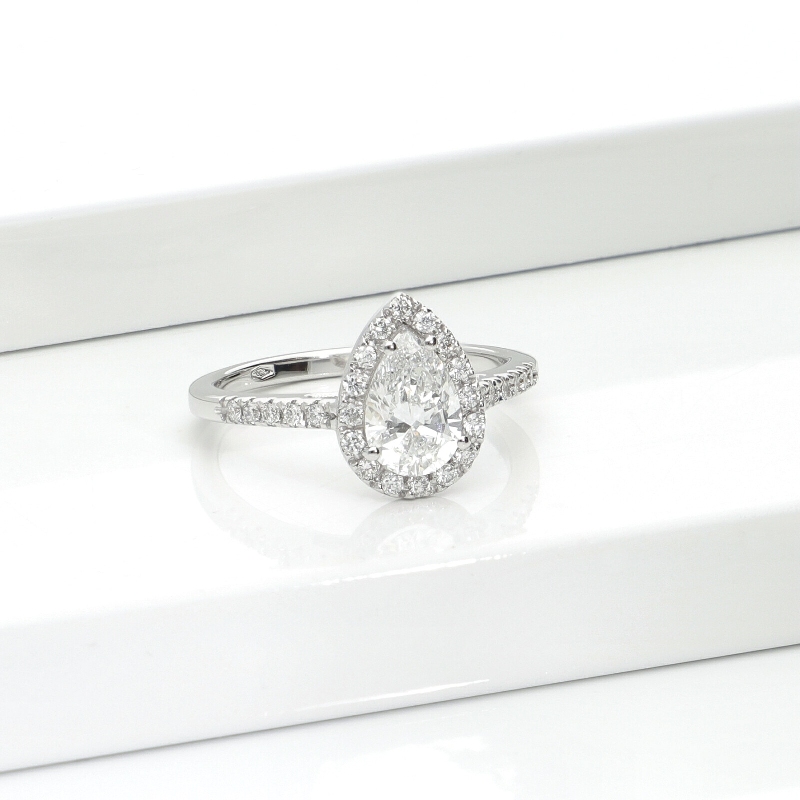 Ring with diamond pear cut 1.00 ct GIA in 18k white gold Ring with diamond pear cut 1.00 ct GIA in 18k white gold