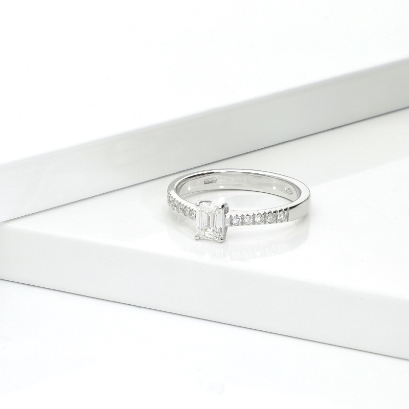 Ring with diamond emerald cut 0.50 ct GIA in 18k white gold Ring with diamond emerald cut 0.50 ct GIA in 18k white gold