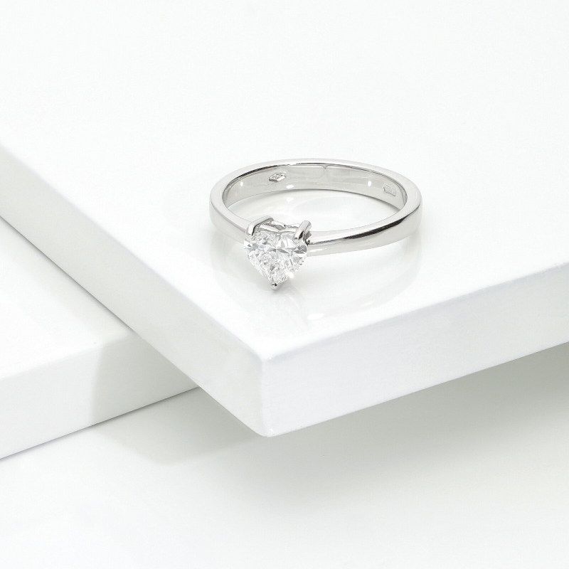 Ring with diamond emerald cut 0.70 ct GIA in white gold 18k  Ring with diamond emerald cut 0.70 ct GIA in white gold 18k