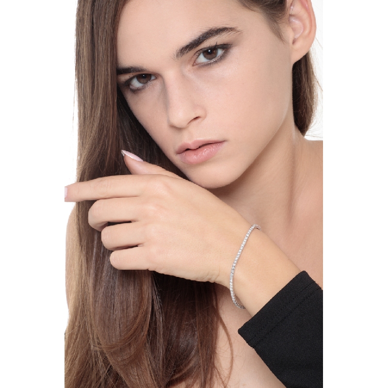 White gold 18k tennis bracelet with diamonds  White gold 18k tennis bracelet with diamonds