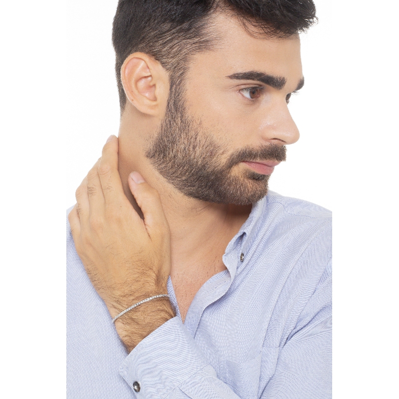 18k white gold tennis bracelet with diamonds about 2,40 mm wide 18k white gold tennis bracelet with diamonds about 2,40 mm wide