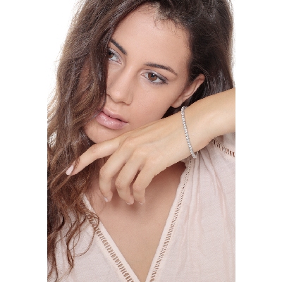 Wire tennis bracelet with diamonds