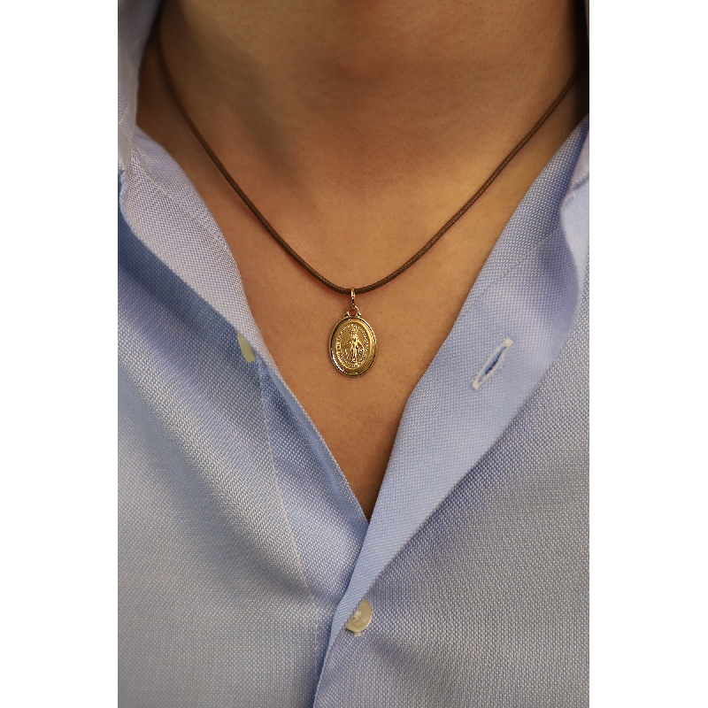 Sacred Mary pendant in 18k yellow gold