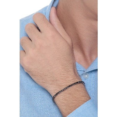 750 white gold tennis bracelet with black and white diamonds