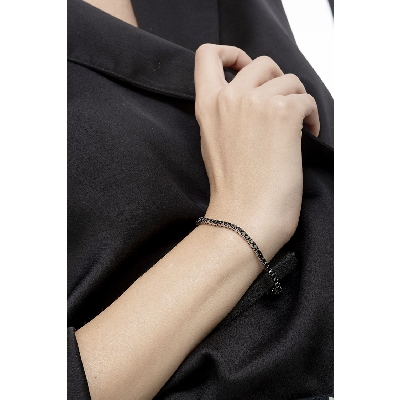 750 white gold tennis bracelet with black and white diamonds