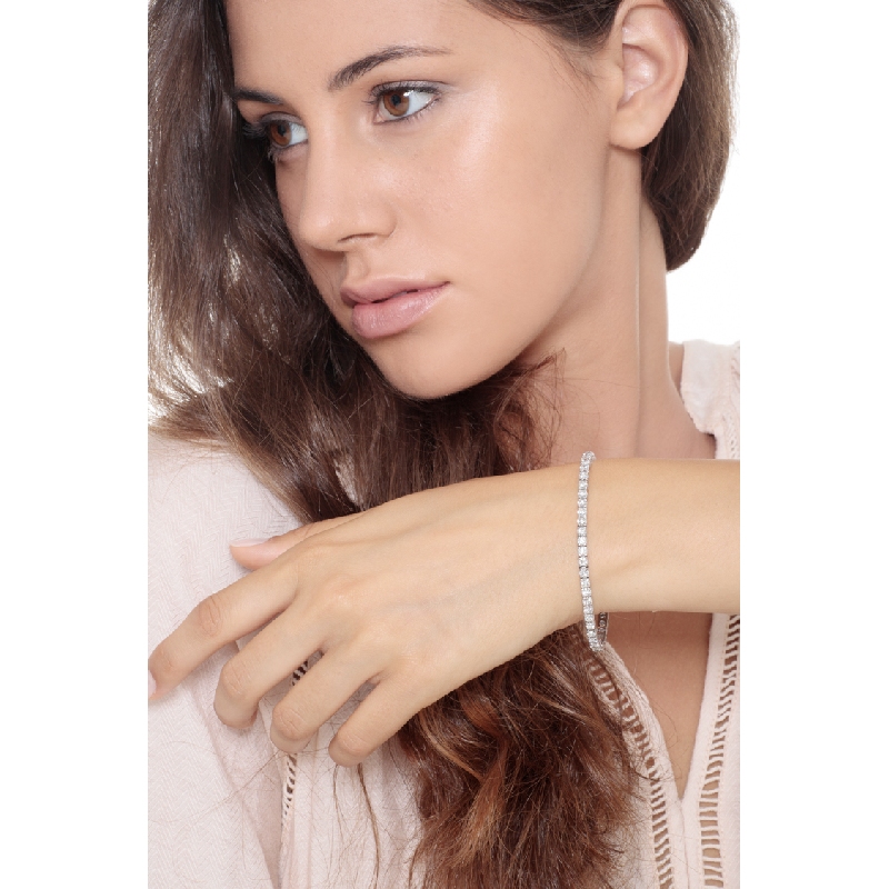 Tennis bracelet with white diamonds in white gold 18k Tennis bracelet with white diamonds in white gold 18k