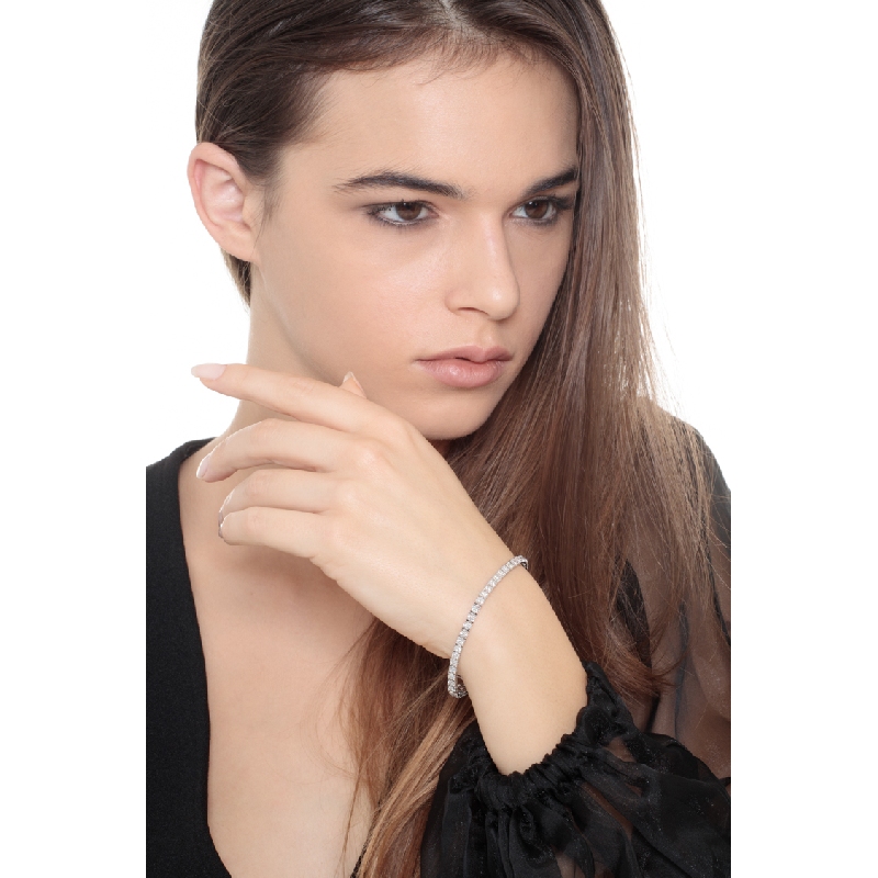 Tennis bracelet in white gold 750 diamonds Tennis bracelet in white gold 750 diamonds