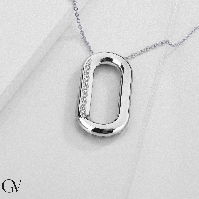 750 white gold necklace with oval pendant adorned with a row of diamonds