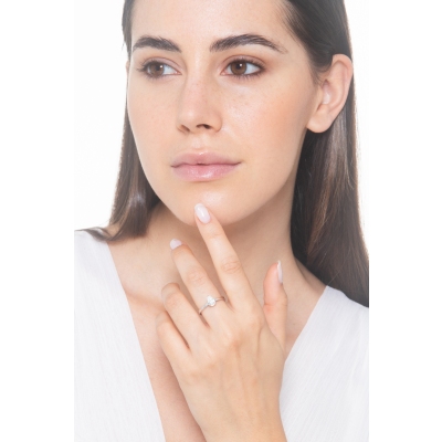 Ring with a diamond pear cut 0.50 ct GIA in 18k white gold