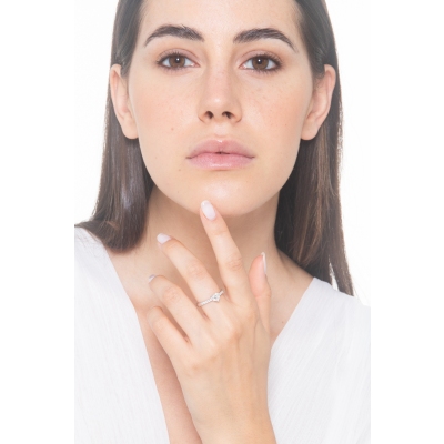 Engagement ring with diamond heart cut 0.70ct GIA in 18k white gold