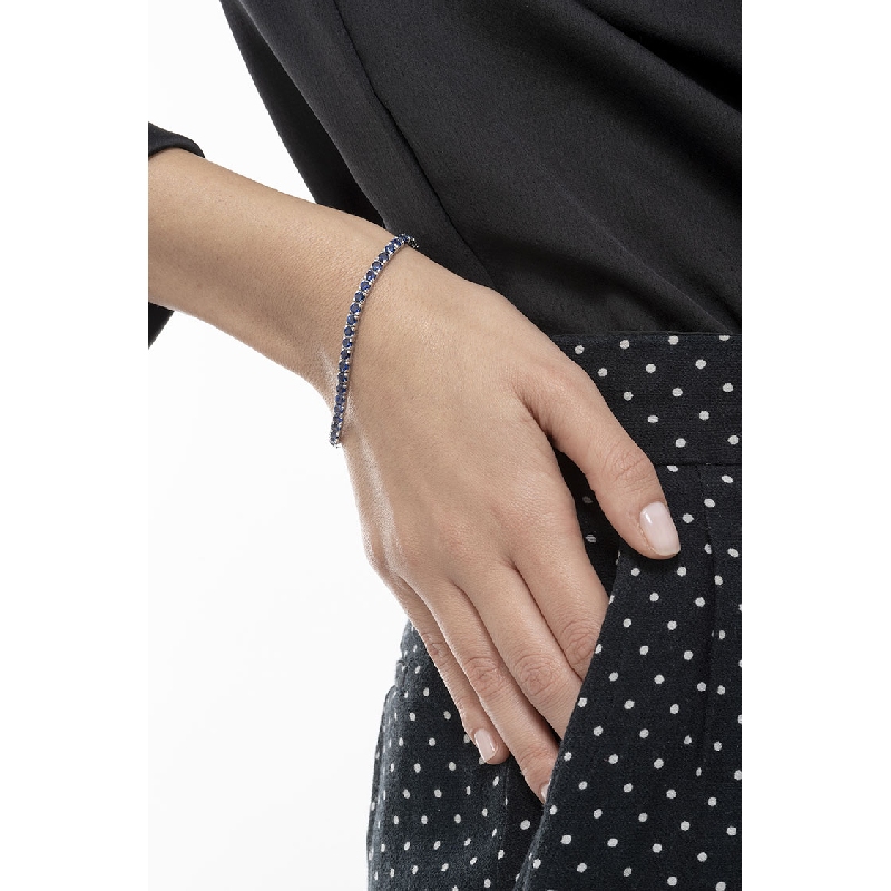 18k white gold tennis bracelet with blue sapphire 18k white gold tennis bracelet with blue sapphire
