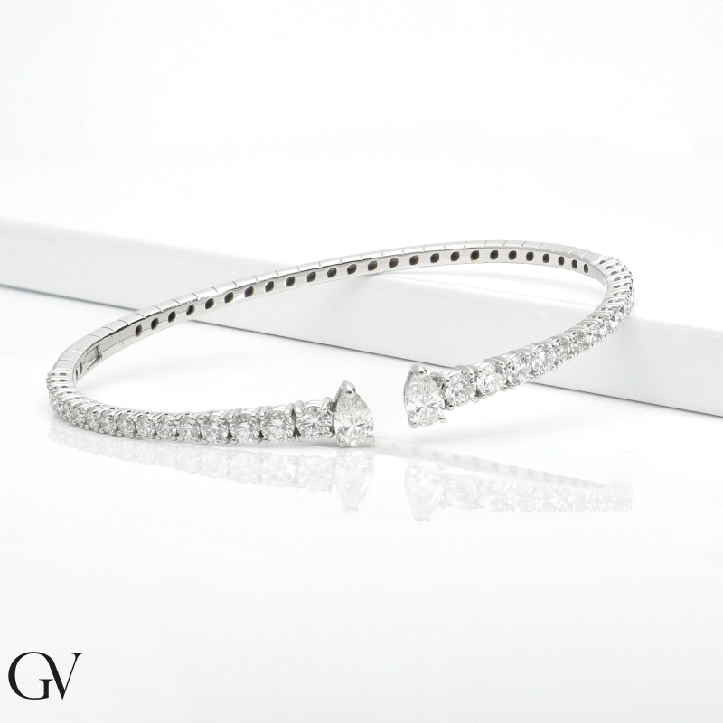 18k white gold spring bracelet with graduated diamonds 18k white gold spring bracelet with graduated diamonds